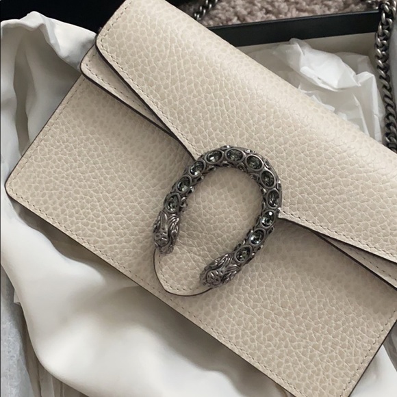 A Guide to the Gucci Marmont Collection: Styles, Sizes  Gucci purse